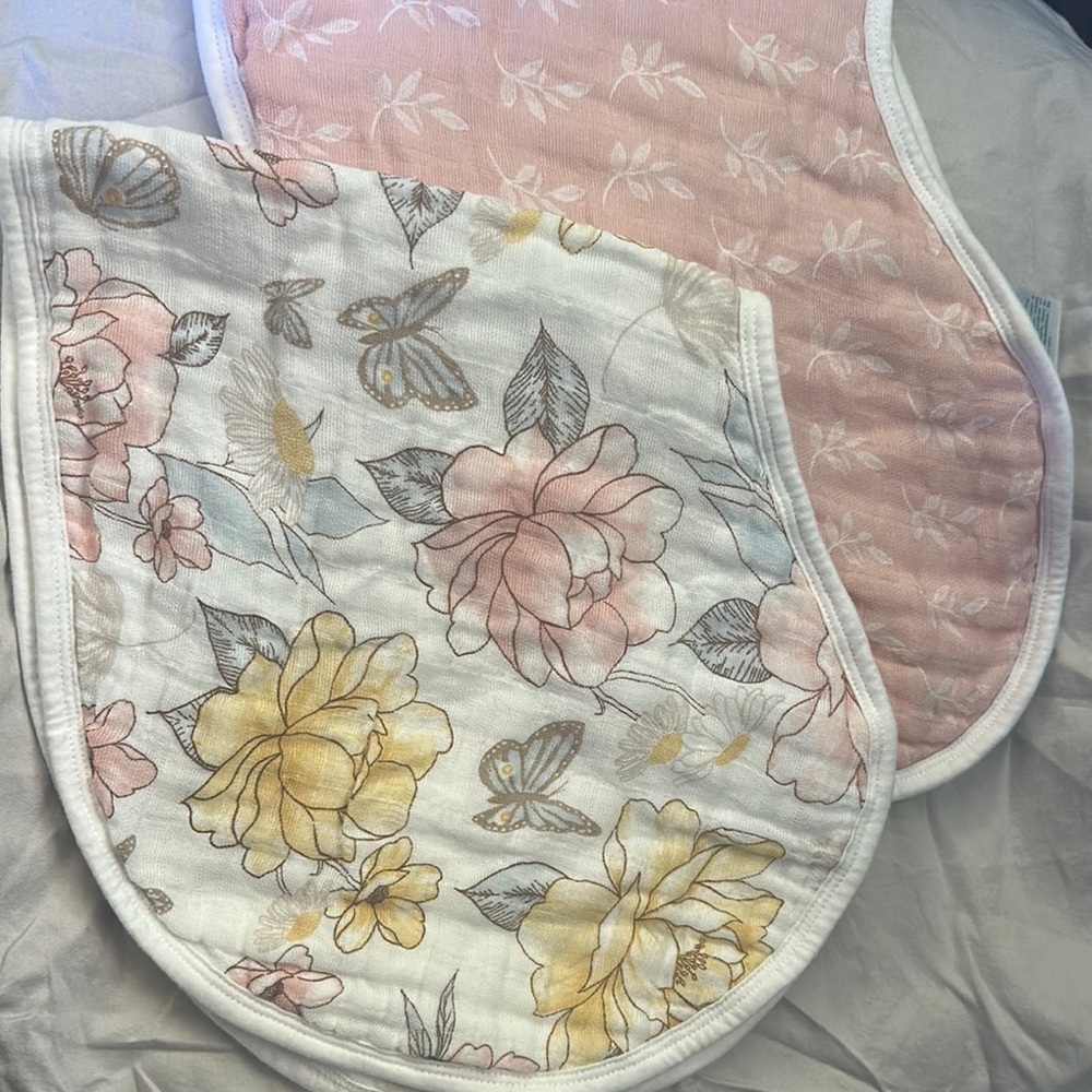 🐥 Aden + Anais NWOT Floral Baby Burp Bibs in Pink and Cream